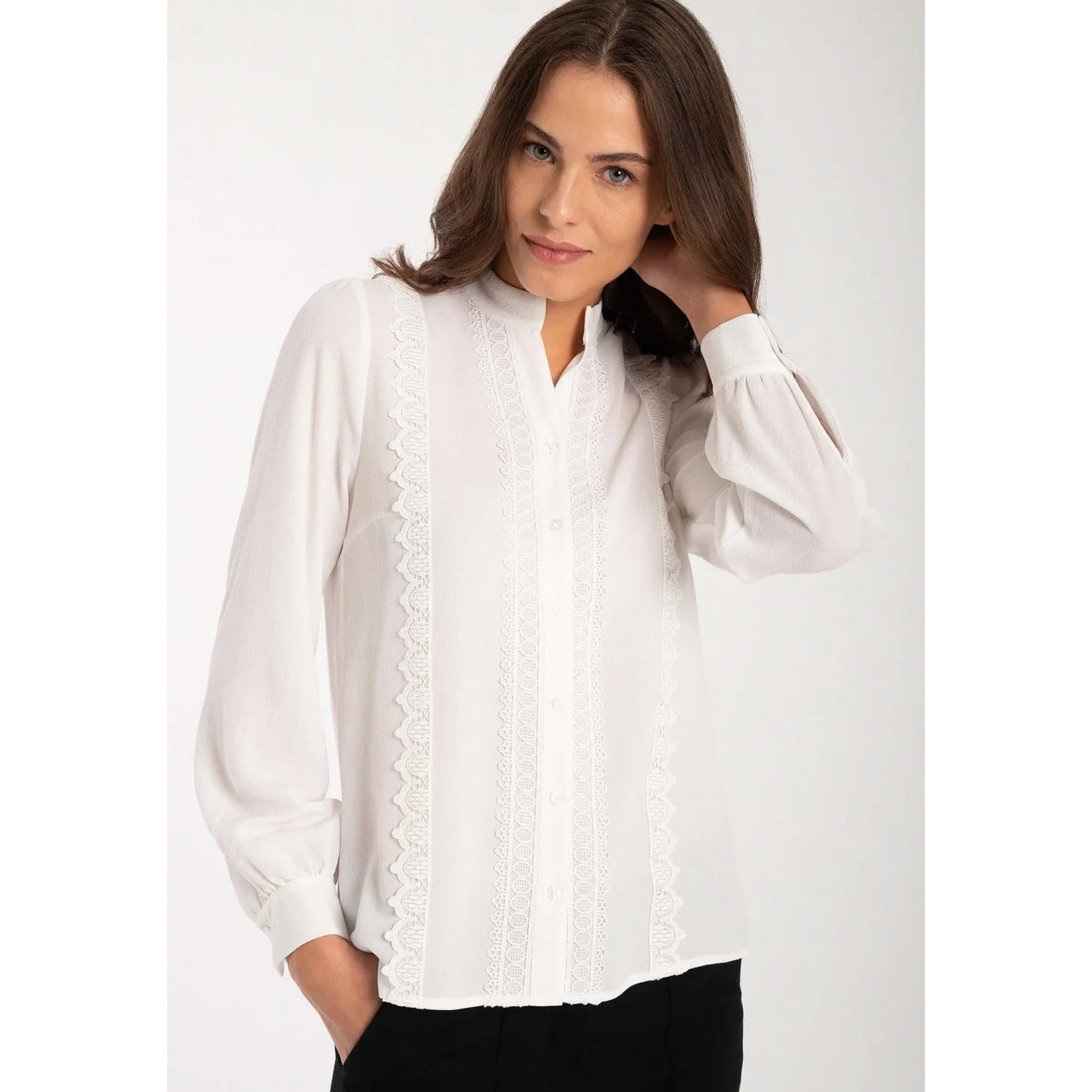 Женская белая блузка с кружевными деталями MORE \u0026 MORE купить винтернет-бутике GERMANY trend