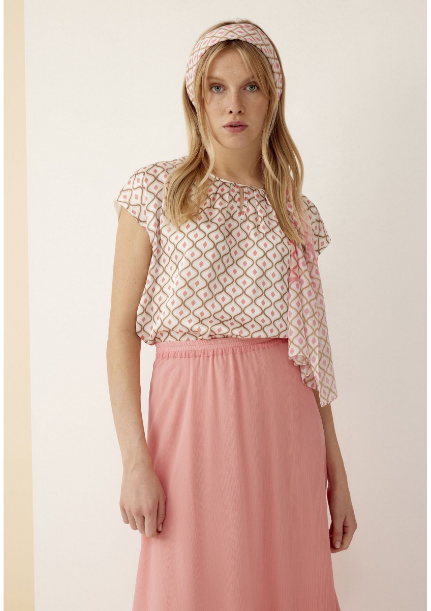 Женская блузка с короткими рукавами и графическим принтом