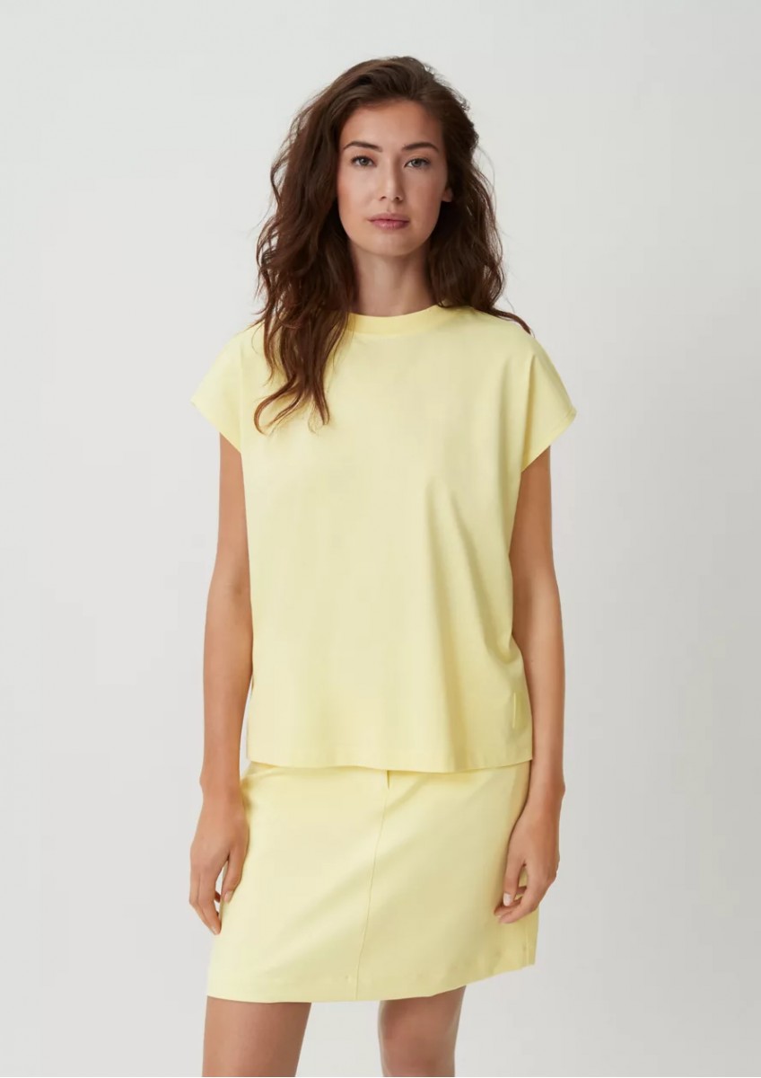 Женская светло-лимонная футболка