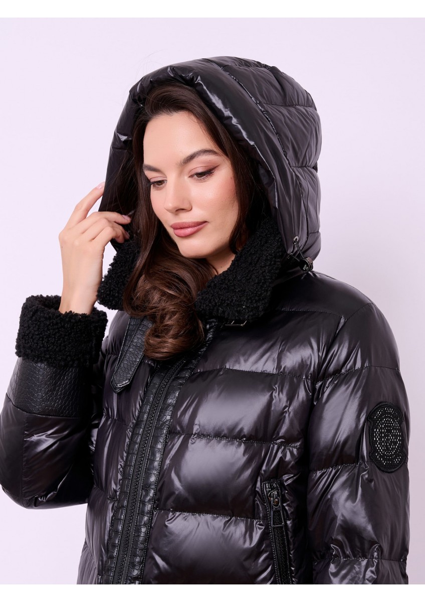 Женская чёрная  утеплённая куртка