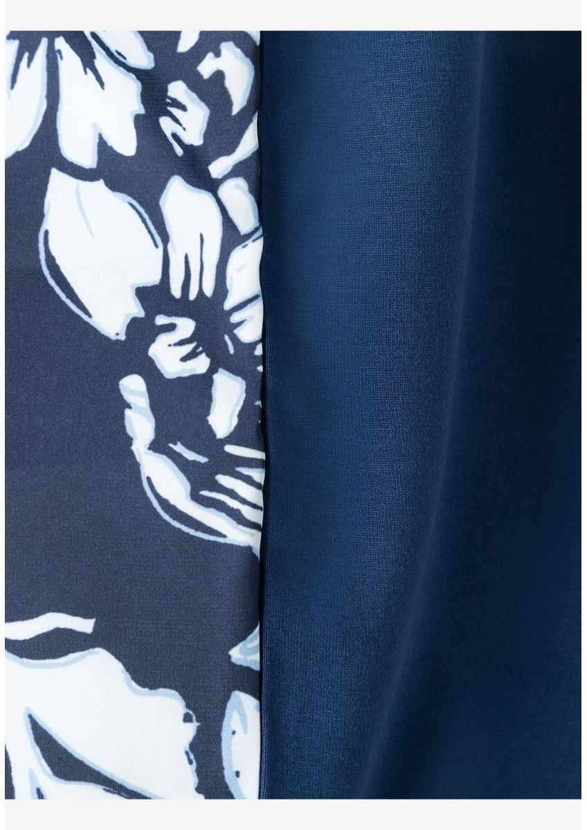 Женская темно-синяя блузка с цветочным принтом MORE & MORE